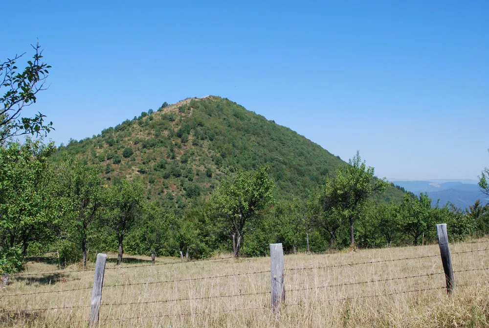 Blick von der Liebespyramide auf die Sonnenpyramide Blick von der Liebespyramide auf die Sonnenpyramide